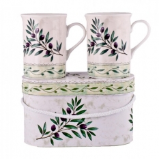 Muy decorativo y útil juego de 2 tazas de té de porcelana y hermosa caja contenedora. Excelente regalo!!!